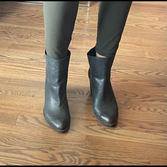 Jeffrey Campbell Ibiza Last black distressed leather booties NWOT size 8 - Picture 9 of 9